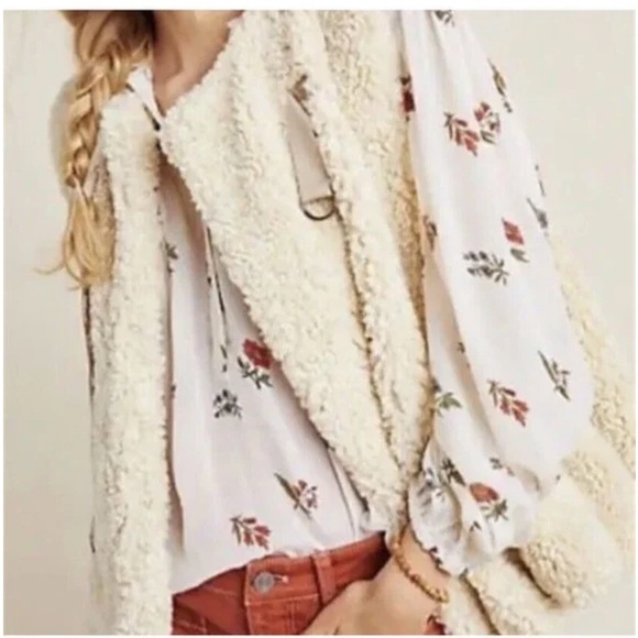 Anthropologie Akemi + Kin Alonna Teddy Layering Vest Cream Off White Sherpa OS - Picture 3 of 13